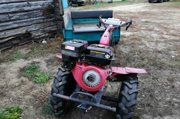 Под Лунинцем пенсионер на мотоблоке перевернулся Под Лунинцем пенсионер на мотоблоке перевернулся