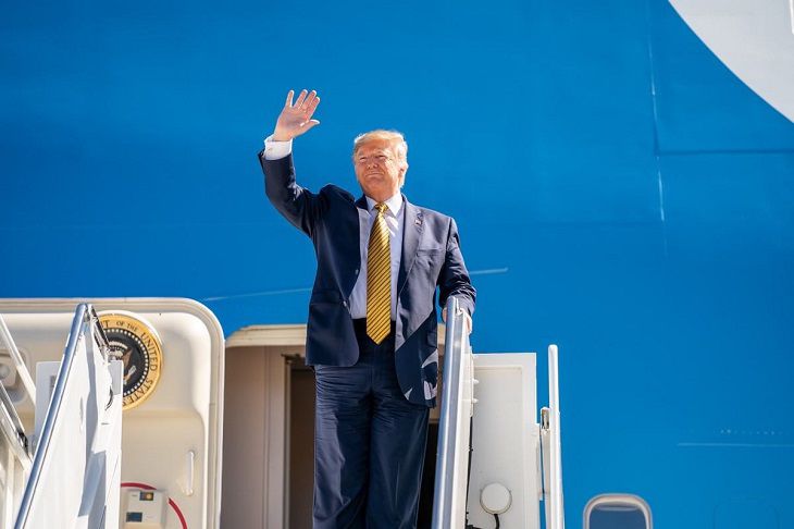 Трамп: США пора выйти из «нелепых бесконечных войн» в Сирии