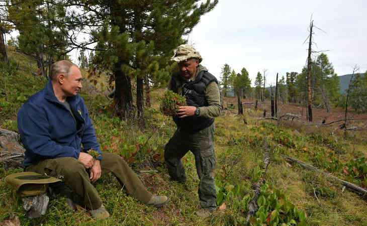 Путин накануне своего дня рождения отправился в тайгу за грибами