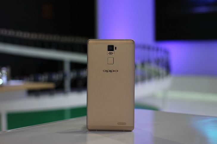 Новый смартфон Oppo Reno Ace заряжается наполовину всего за 15 минут