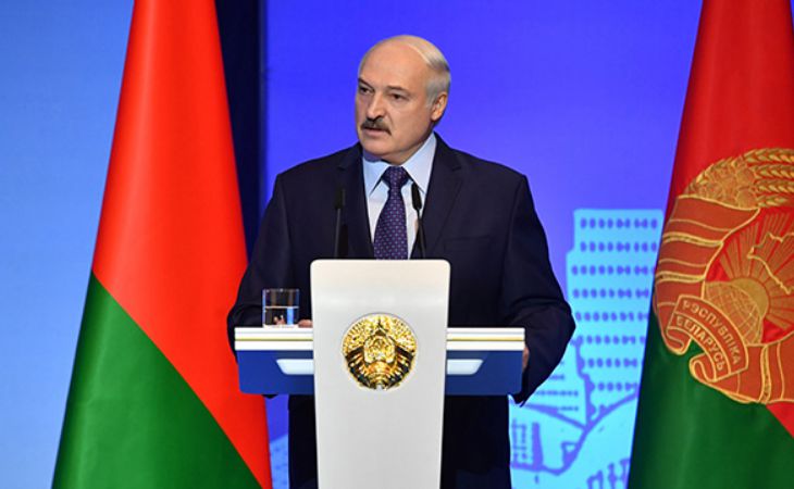 Лукашенко: НАТО должно благодарить за то, что ему «подарили» Украину