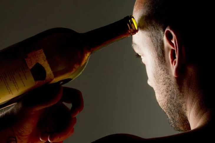 Ученые признали алкоголь разрушителем здоровья, ядом и приравняли его к наркотикам