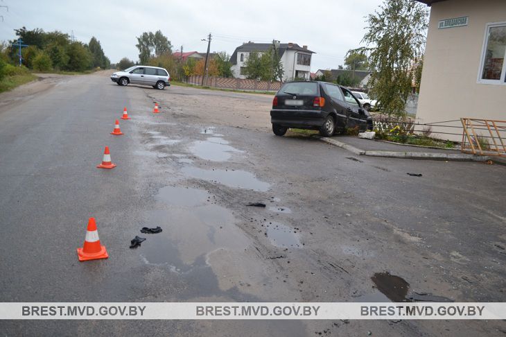 В Бресте семейная пара оказалась под колесами авто
