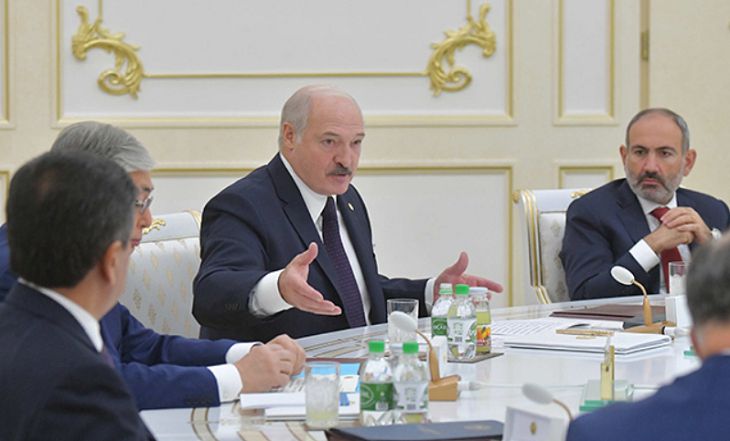 Лукашенко призвал не создавать ситуации, когда нужна помощь «из-за океана»