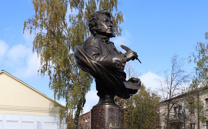 В Бресте открыли памятник Пушкину