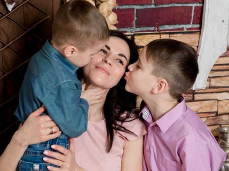 «Всегда говорю маме, что люблю ее». Мамы, дети и мужья рассказали, как поздравляют мам, жен и бабушек «Всегда говорю маме, что люблю ее». Мамы, дети и мужья рассказали, как поздравляют мам, жен и бабушек