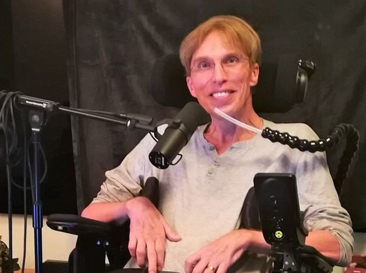 «Я не умираю, я трансформируюсь». Чтобы выжить, учёный превращает себя в первого киборга на Земле