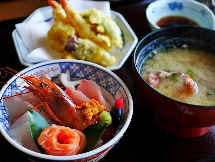 Записывайте рецепт: в японском ресторане подают суп, который варится 74 года