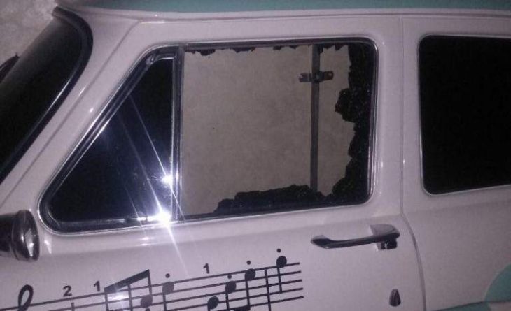 В Могилеве мужчина разбил стекла в ресторане и уснул на диване В Могилеве мужчина разбил стекла в ресторане и уснул на диване