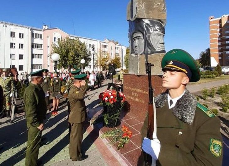 В Пинске открыли памятный знак «Пограничникам всех поколений»
