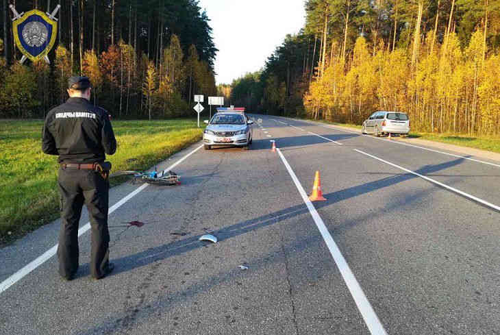 В Ивьевском районе легковушка сбила велосипедиста: он умер в больнице В Ивьевском районе легковушка сбила велосипедиста: он умер в больнице