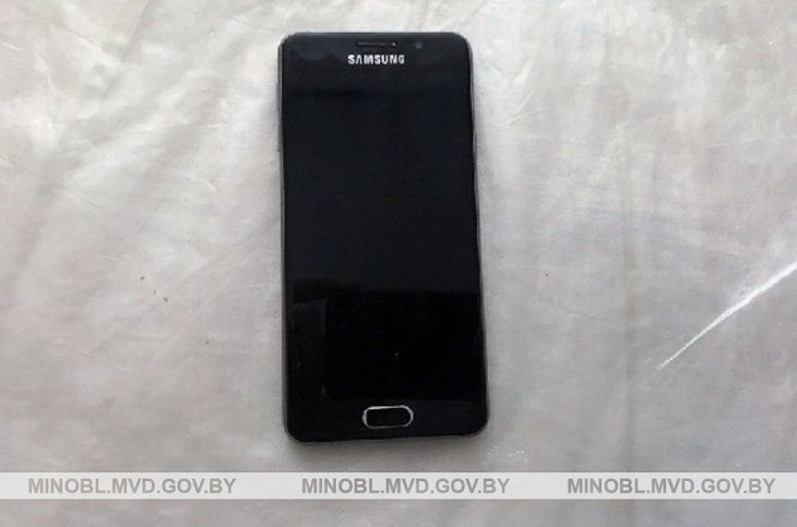 Борисовчанин позвал в гости новую знакомую и остался без телефона Борисовчанин позвал в гости новую знакомую и остался без телефона