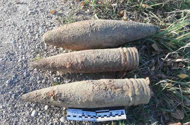 В автопарке Военной академии нашли мину и два снаряда
