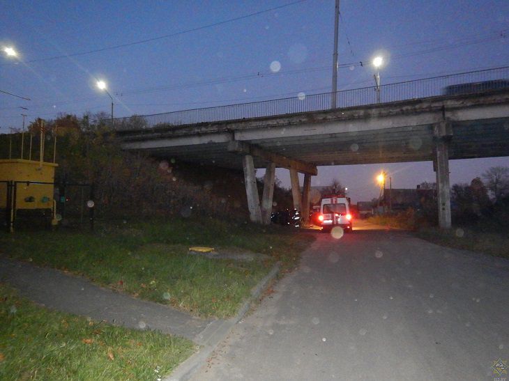 В Могилеве мальчик залез под мост и не смог спуститься: вызывали МЧС