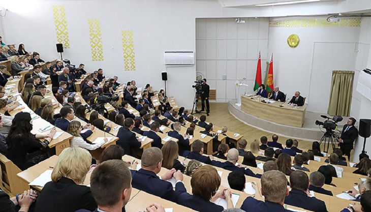 Лукашенко: пришло время активно включать молодежь в политическую жизнь страны