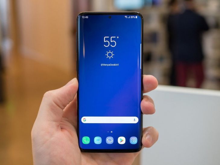 Первый смартфон Samsung с камерой под экраном выпустят в 2020