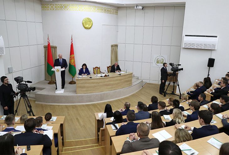 Лукашенко: Хочу видеть молодежь честную и искреннюю