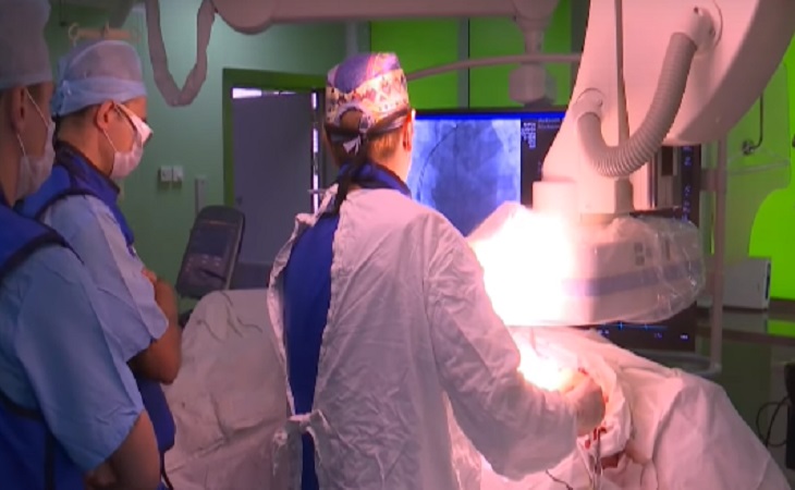Белорусские хирурги снова удивили мир: в РНПЦ «Кардиология» провели уникальную операцию