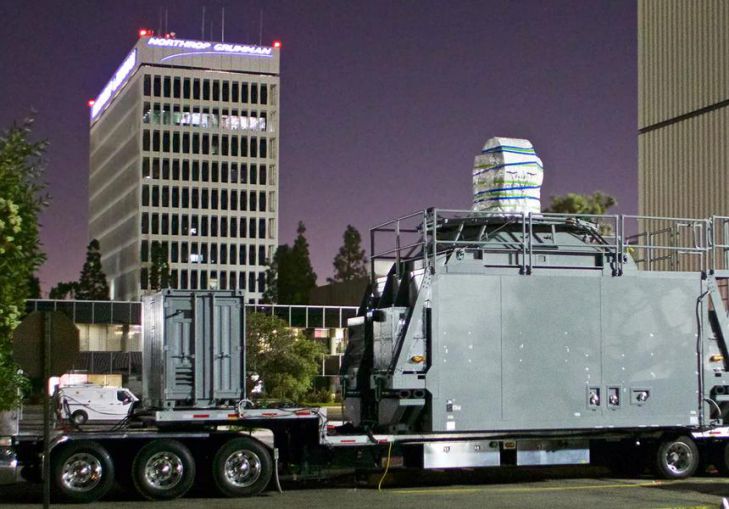 США перевозят по стране военный лазер высокой мощности США перевозят по стране военный лазер высокой мощности