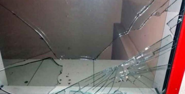 Лидчанин бросил камень в кафе, чтобы проверить надежность витрины