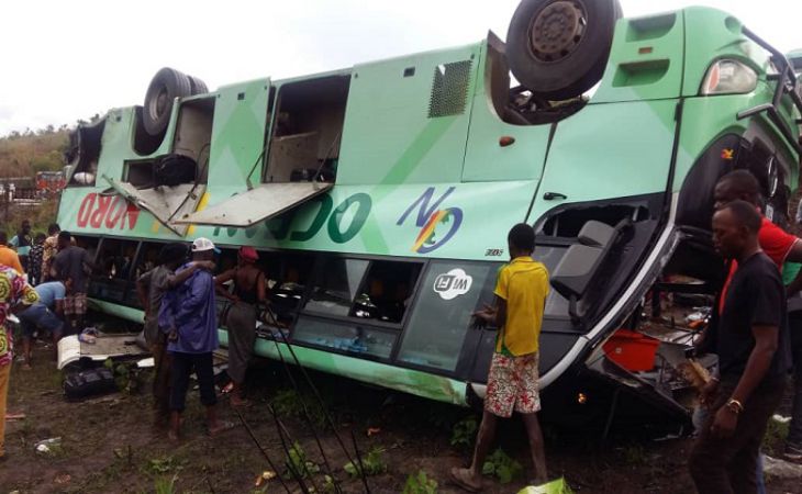 Автобус с пассажирами разбился в страшном ДТП: 30 человек погибли