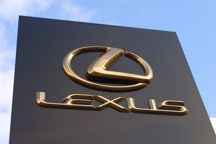 Компания Lexus покажет свой первый электрокар в ноябре Компания Lexus покажет свой первый электрокар в ноябре