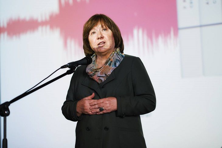 Нобелевская лауреатка Светлана Алексиевич избрана председателем Белорусского ПЕН-Центра