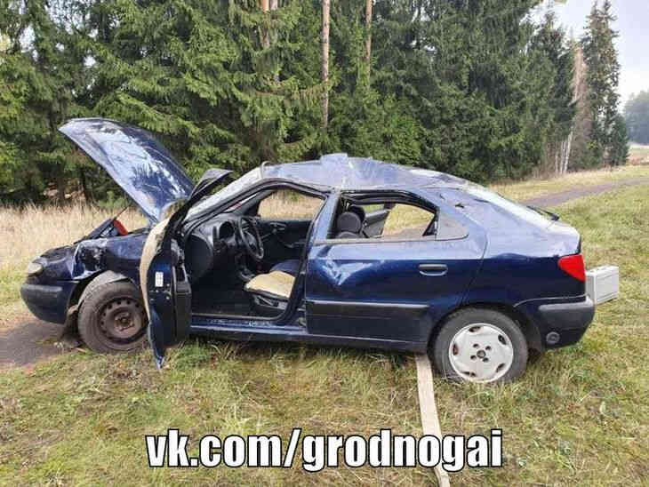 В Островецком районе пьяный водитель опрокинул в кювет Citroen: погиб пассажир
