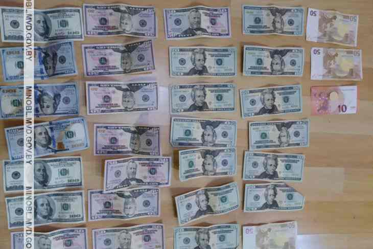 Под Минском сын украл у отца сейф с деньгами и драгоценностями Под Минском сын украл у отца сейф с деньгами и драгоценностями