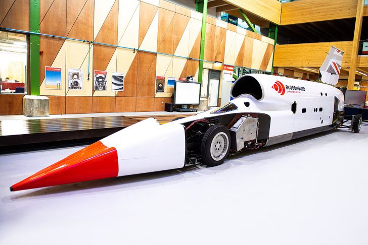 До 480 км/ч за 13 секунд. На видео показали первый тест сверхзвукового автомобиля Bloodhound