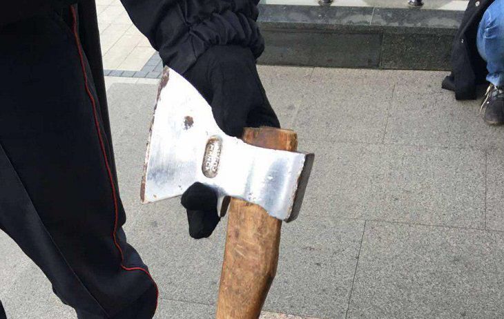 В Минске женщина с топором напала на Свято-Духов кафедральный собор, опубликовано видео