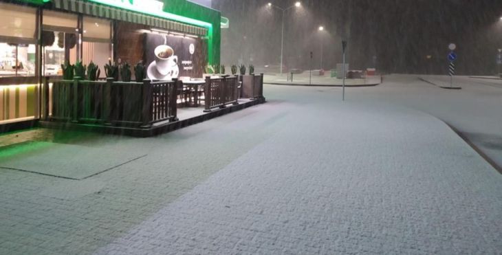 В Беларуси выпал снег. Посмотрите, как красиво
