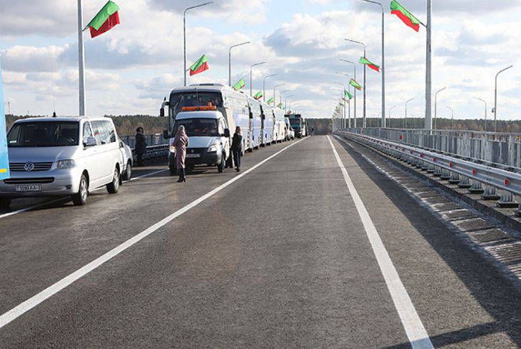 «Всего два термошва». Премьер-министр в восторге от нового моста под Гомелем
