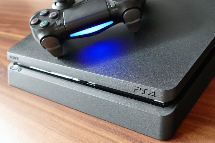 PlayStation 4 стала второй по популярности приставкой в истории