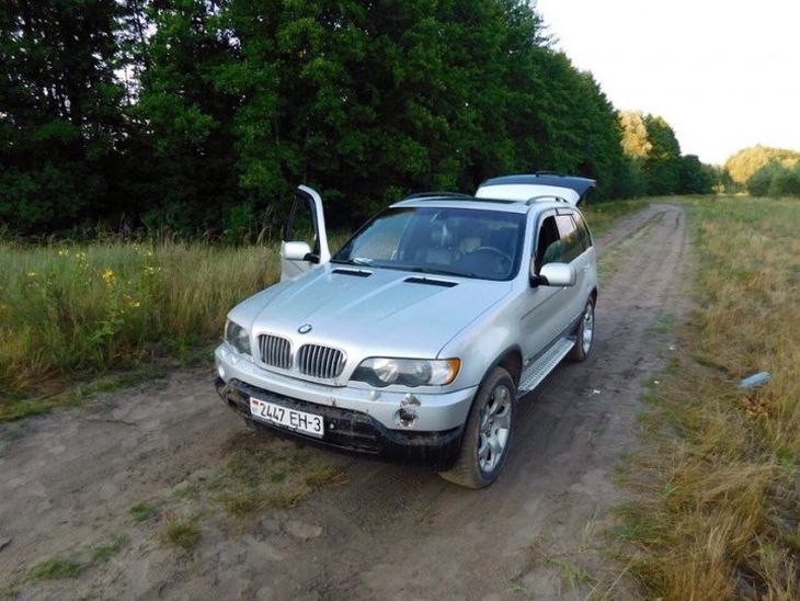 В Мозыре суд вынес приговор водителю BMW, который катал знакомую на капоте и задавил ее