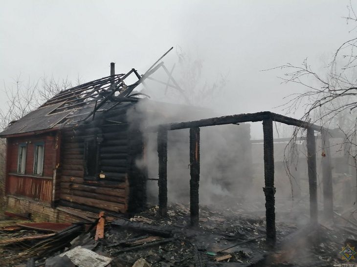 В Климовичском районе ребенок вытащил мужчину из горящего здания