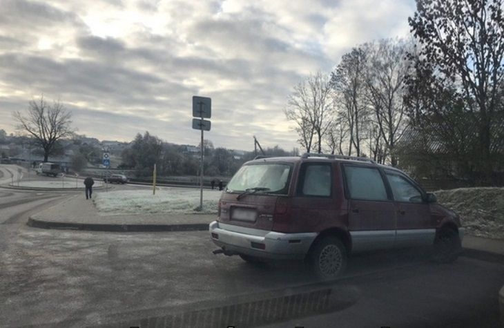 В Ошмянах сбили пешехода. Девушка отвезла его в больницу и уехала на работу