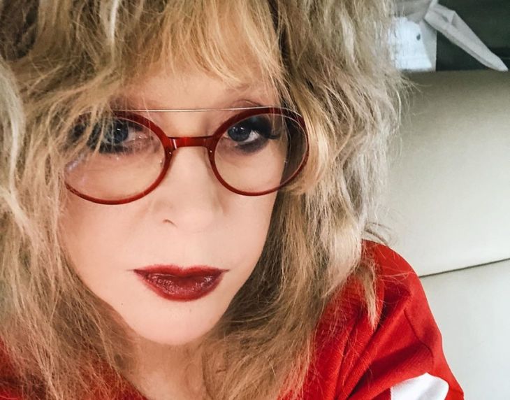 Алла Пугачева продегустировала конфеты, подаренные ей от имени Лукашенко