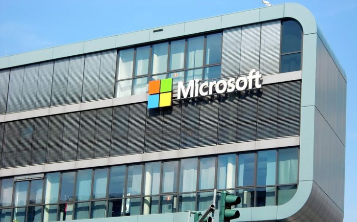 В Microsoft удалось записать фильм «Супермен» на кусок стекла