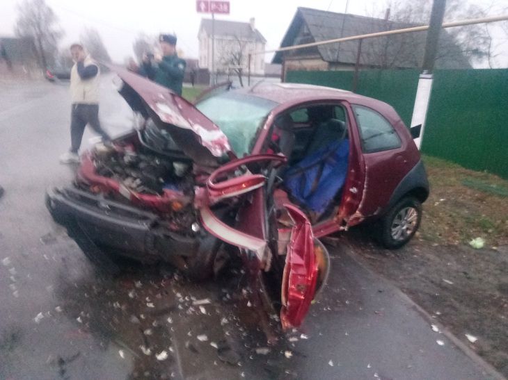 В Буда-Кошелевском районе после ДТП женщина оказалась в ловушке