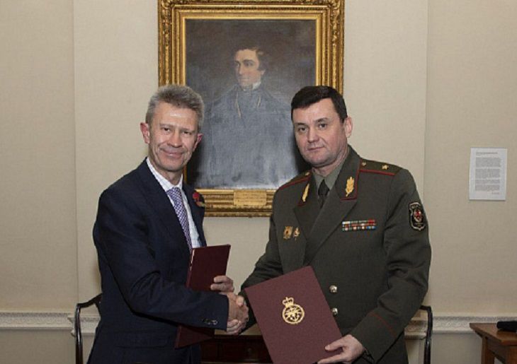 В Лондон приехали военные из Беларуси и подписали спецплан 