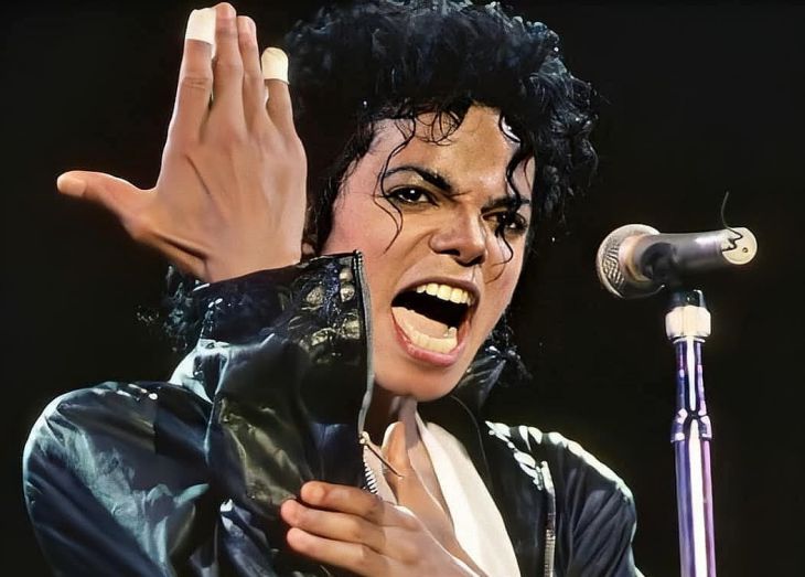 Носки Майкла Джексона выставлены на продажу. Узнайте, сколько за них просят 