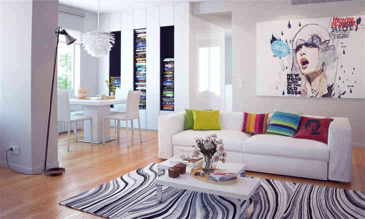 Дизайн интерьера комнат с акцентом на яркой мебели