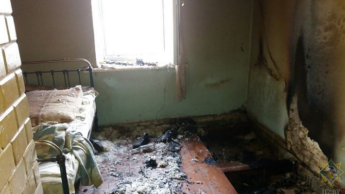 В Зельвенском районе на пожаре погибли пенсионерка и ее сын‍