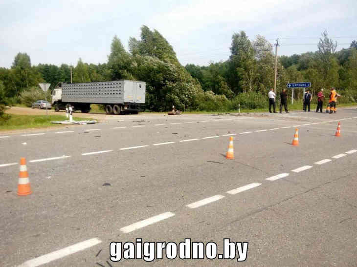 У Audi оторвало крышу при ДТП под Волковыском