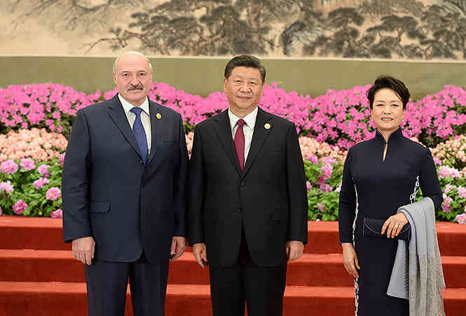 Что Коля Лукашенко подарил Си Цзиньпину и его супруге