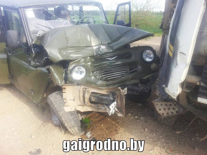 УАЗ столкнулся лоб в лоб с грузовиком МАЗ в Кореличском районе‍