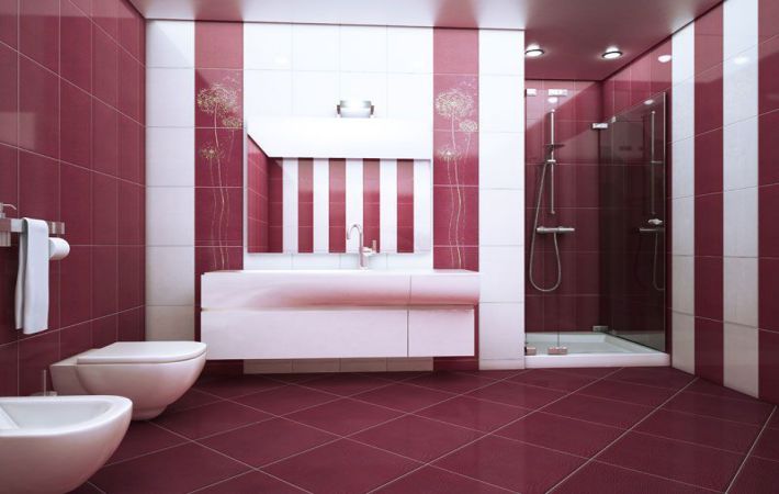 Ванная комната в бордовых тонах