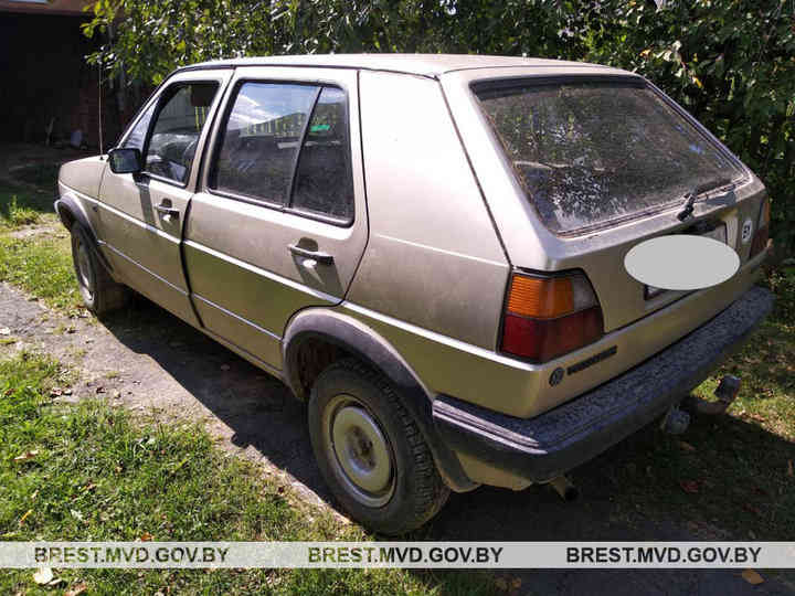 Отвертка вместо ключа: В Ивановском районе 19-летняя девушка угнала две машины