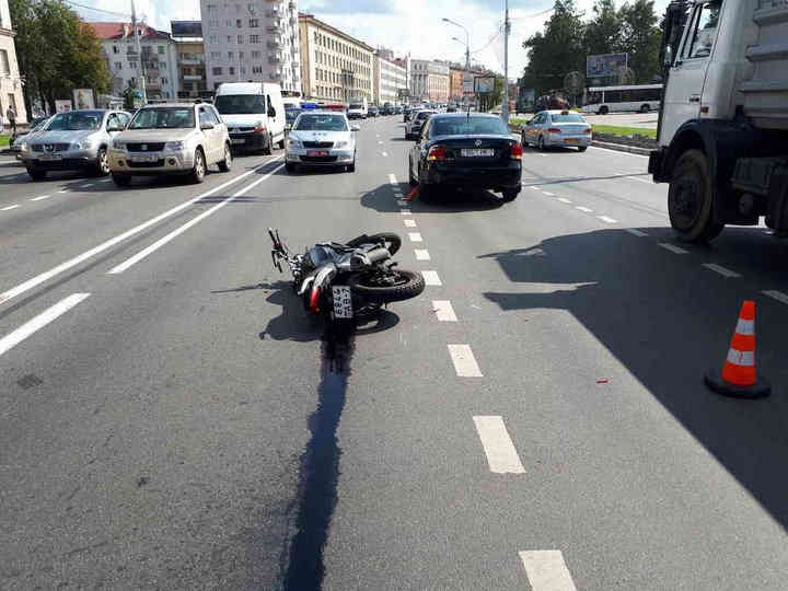 В Минске в ДТП пострадала 21-летняя девушка-мотоциклистка‍